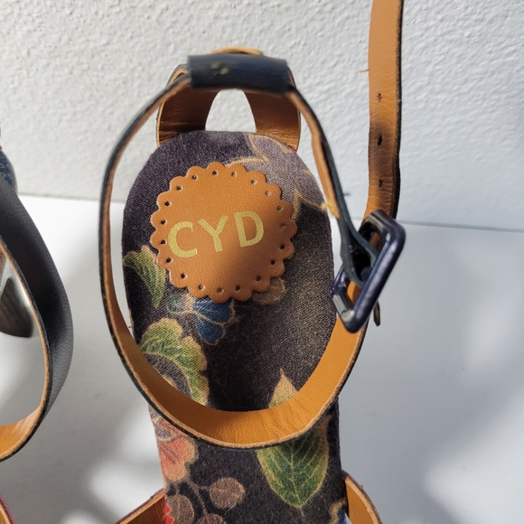 Womans Cydney Mandel Leather Heels Multi-colored woven Straps USA Made Size 6 - Picture 6 of 11